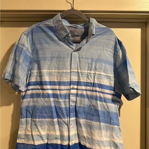 Izod Men's Casual Blue and White Striped Shirt